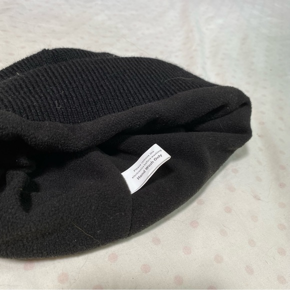 Beanie Bluetooth Speaker Hat - Picture 4 of 6